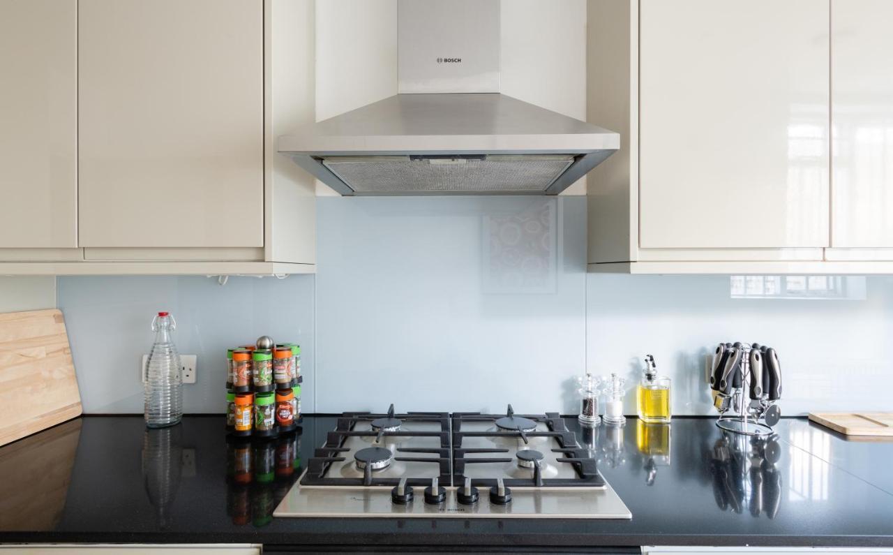 The Chelsea Arms - Bright 3Bdr With Garden & Private Parking Apartamento Londres Exterior foto