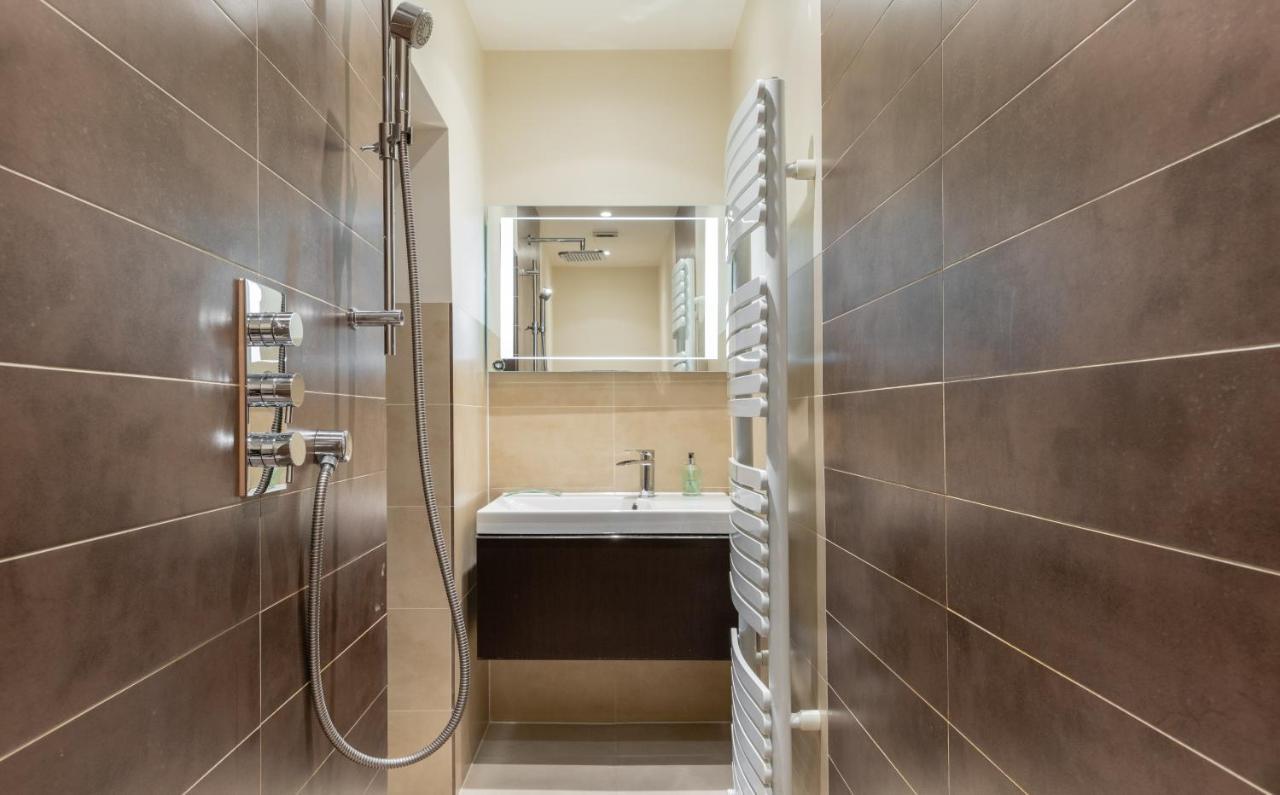 The Chelsea Arms - Bright 3Bdr With Garden & Private Parking Apartamento Londres Exterior foto